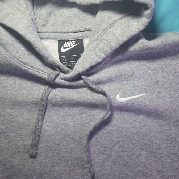 Nike Club Fleece Pullover Hoodie Men’s Large Gray Sweatshirt Kangaroo Pocket - Picture 2 of 5